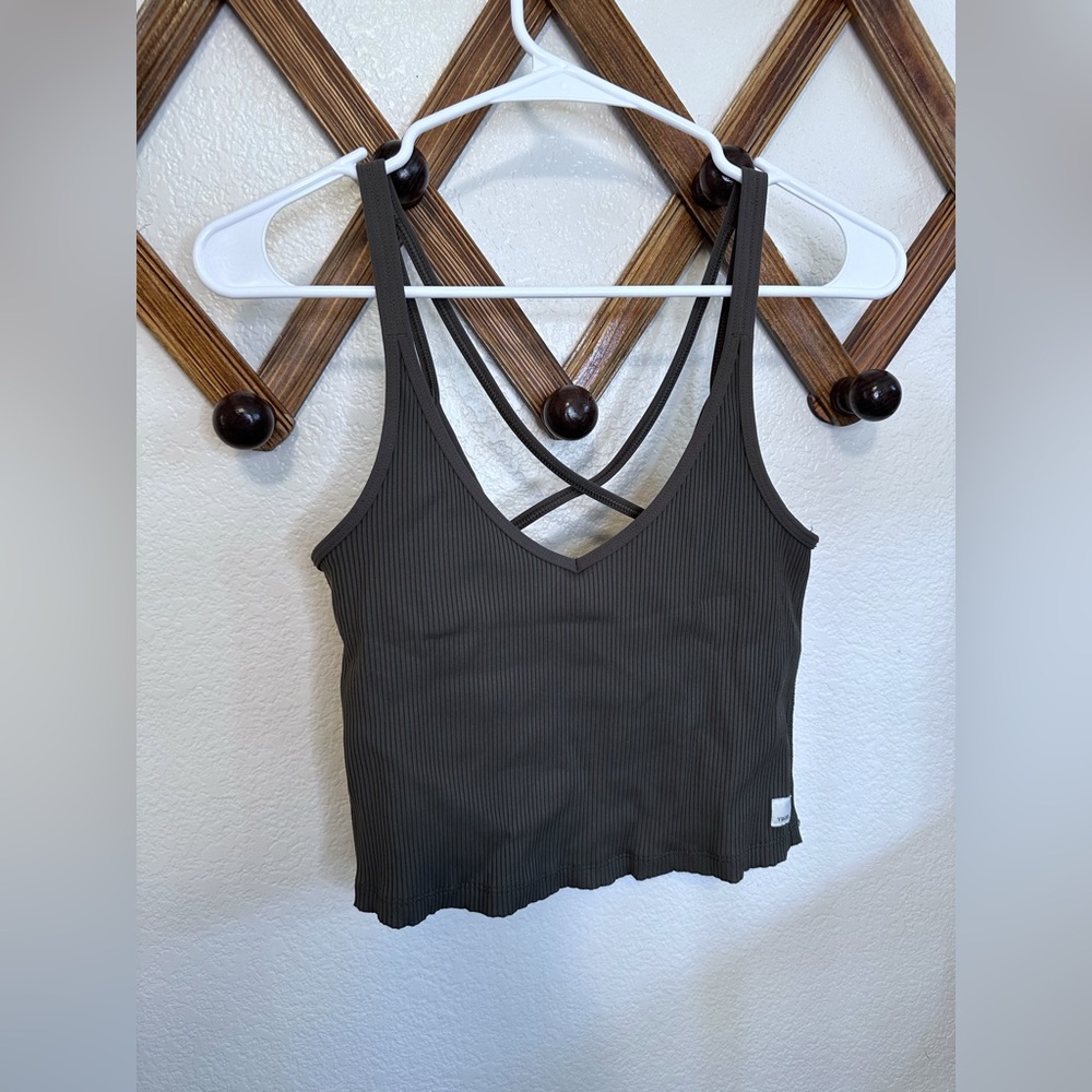 Vuori Ribbed Crop Tank - Picture 1 of 5